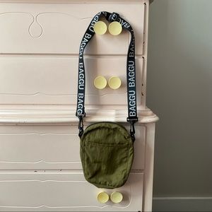 🥝 Olive Green Baggu Crossbody Bag 🥝